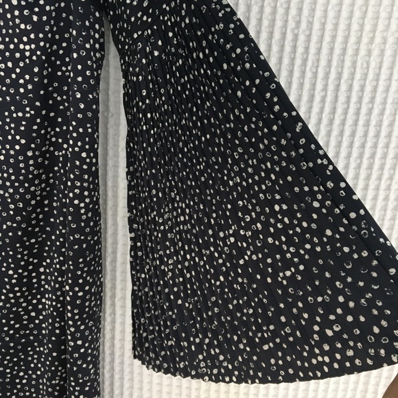 The Limited | Pleated Sleeve Dress Brush Dot Navy - Picture 5 of 7